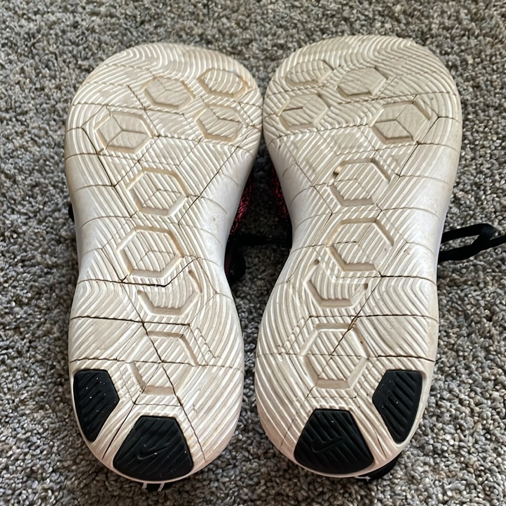 Nike Sneakers - Picture 6 of 6